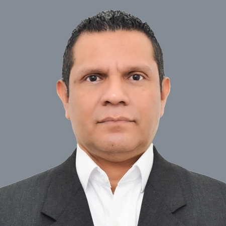 Headshot of Jonathan Vanegas