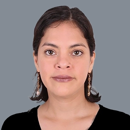 Headshot of Veronica Mezarina Lopez