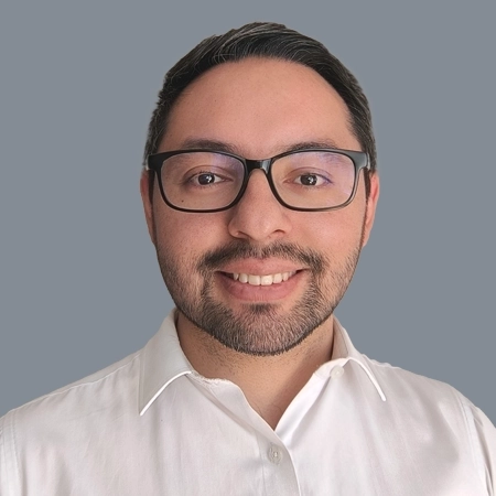 Headshot of Darwin Yumiceba